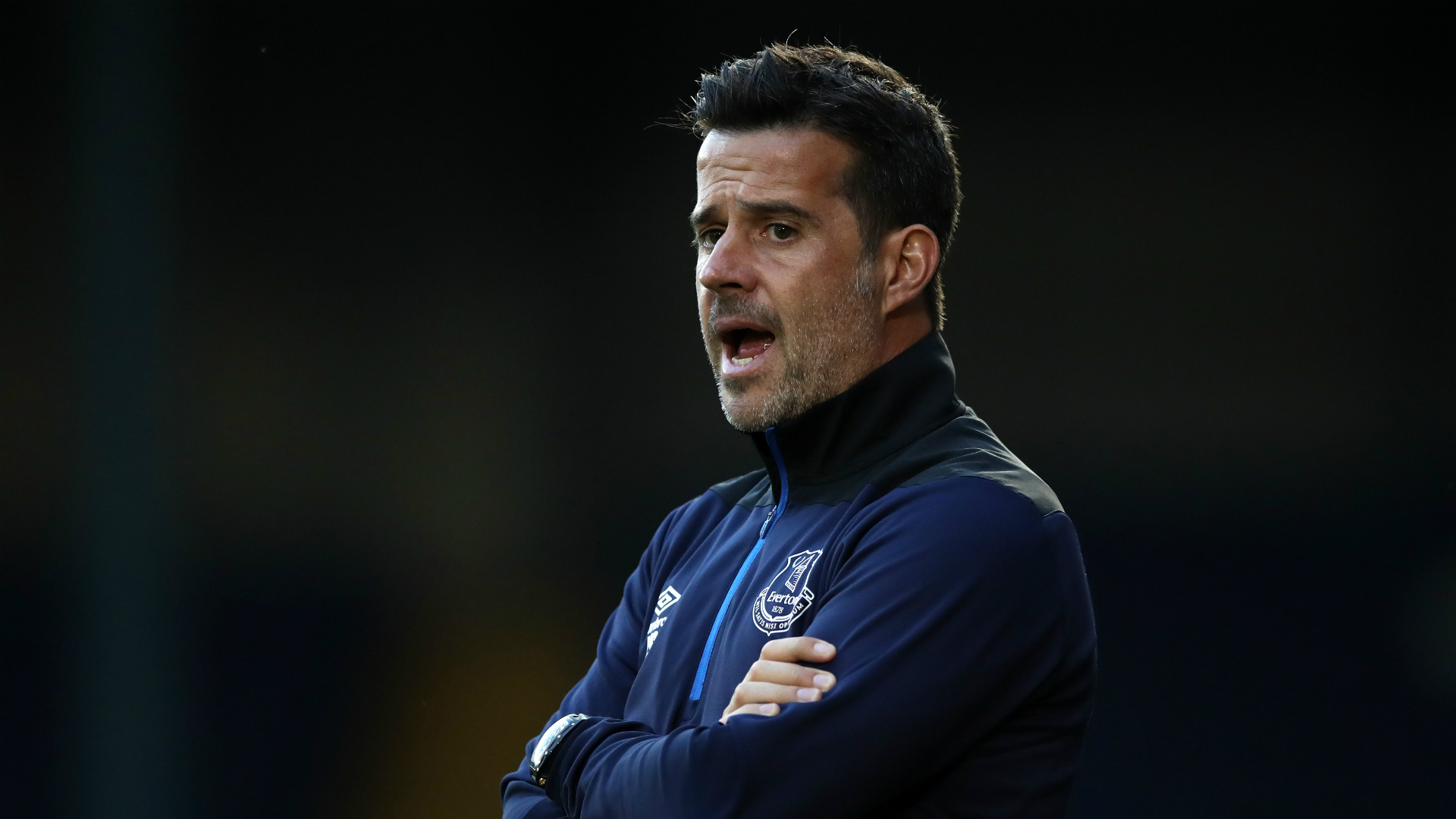 字母哥陷入 字母哥陷入