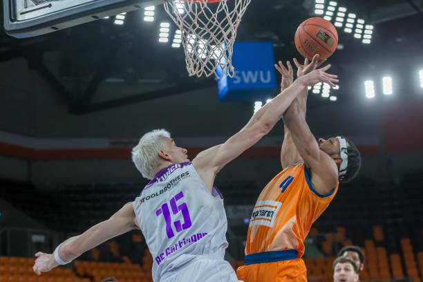 米内罗加入 米内罗加入